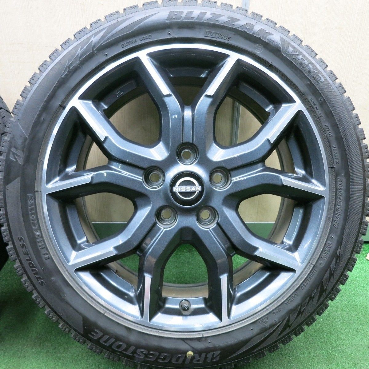 バリ溝！キレイ！9.5分☆日産 C27 セレナ ニスモ 純正 205/50R17