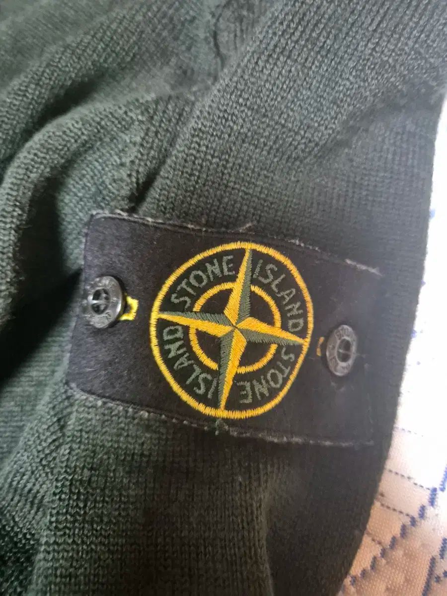 【雷市場（ポンジャン）商品韓国直送】 STONE ISLAND(ストーンアイランド) ニット セーター 緑