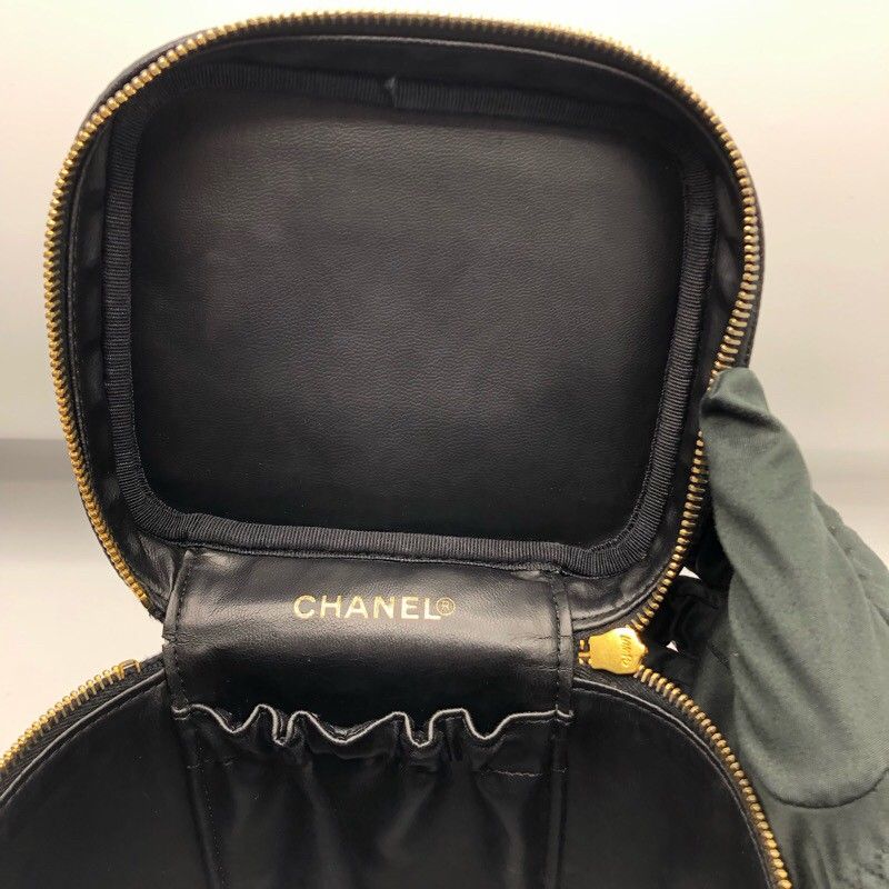 シャネル CHANEL バニティバッグ A01998 ブラック/GD金具 キャビア