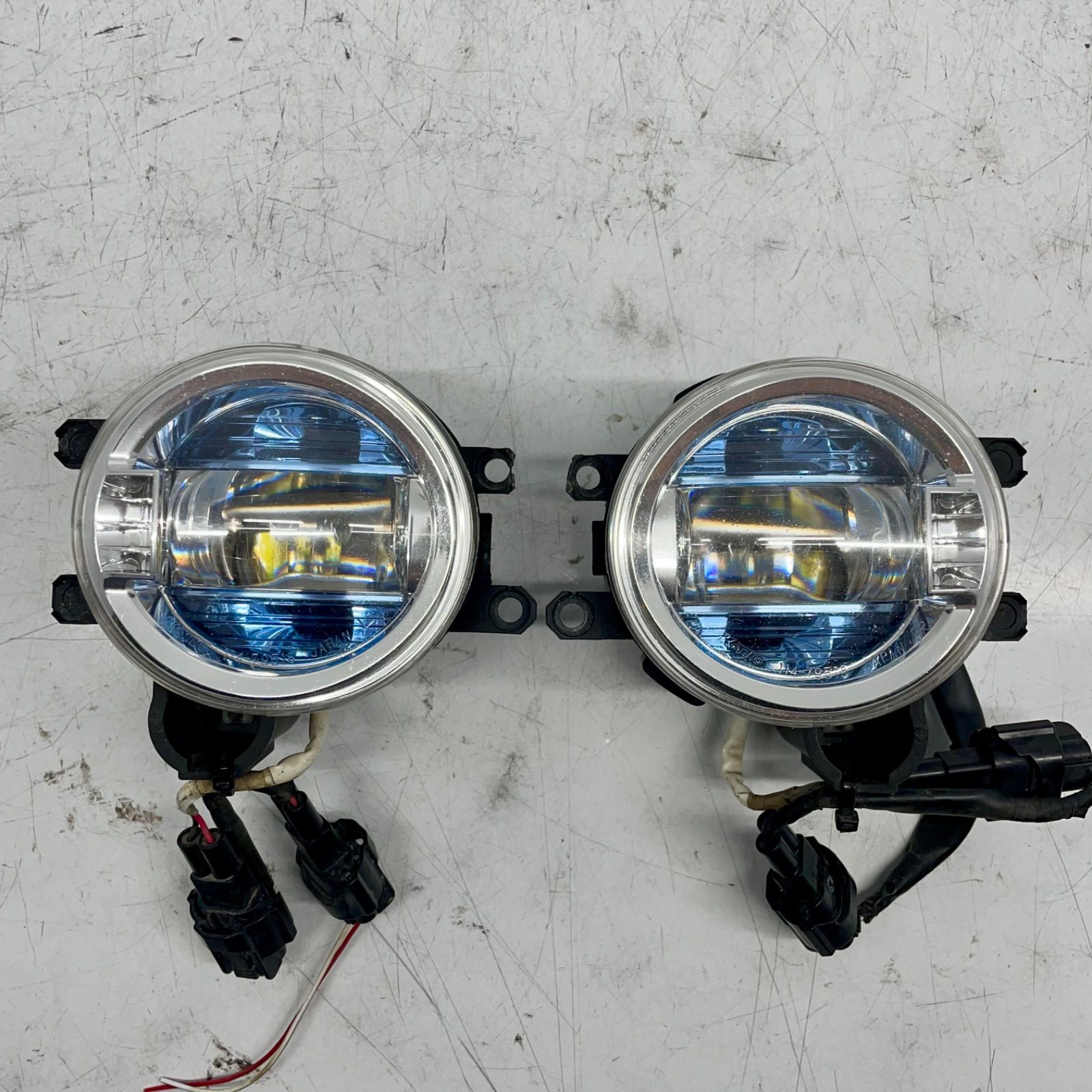 【コーティング済】TOYOTA 純正 オプション LED フォグ 左右セット LR KOITO 114-79518 アクア ヴィッツ オーリス プリウス ヴォクシー P61614