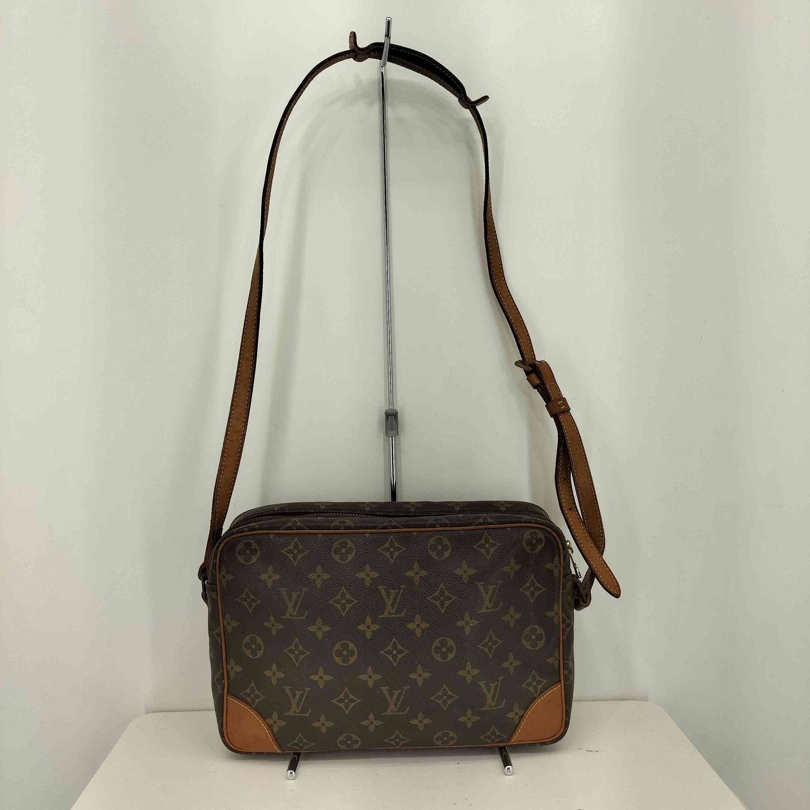 ルイヴィトン LOUIS VUITTON モノグラム トロカデロ 30