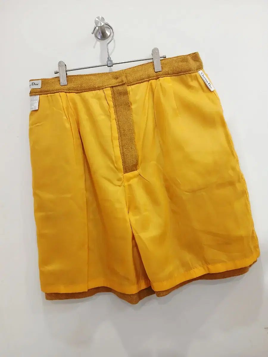 2025正規品激安大集合!  クリスチャン ディオール ウール 半ズボン