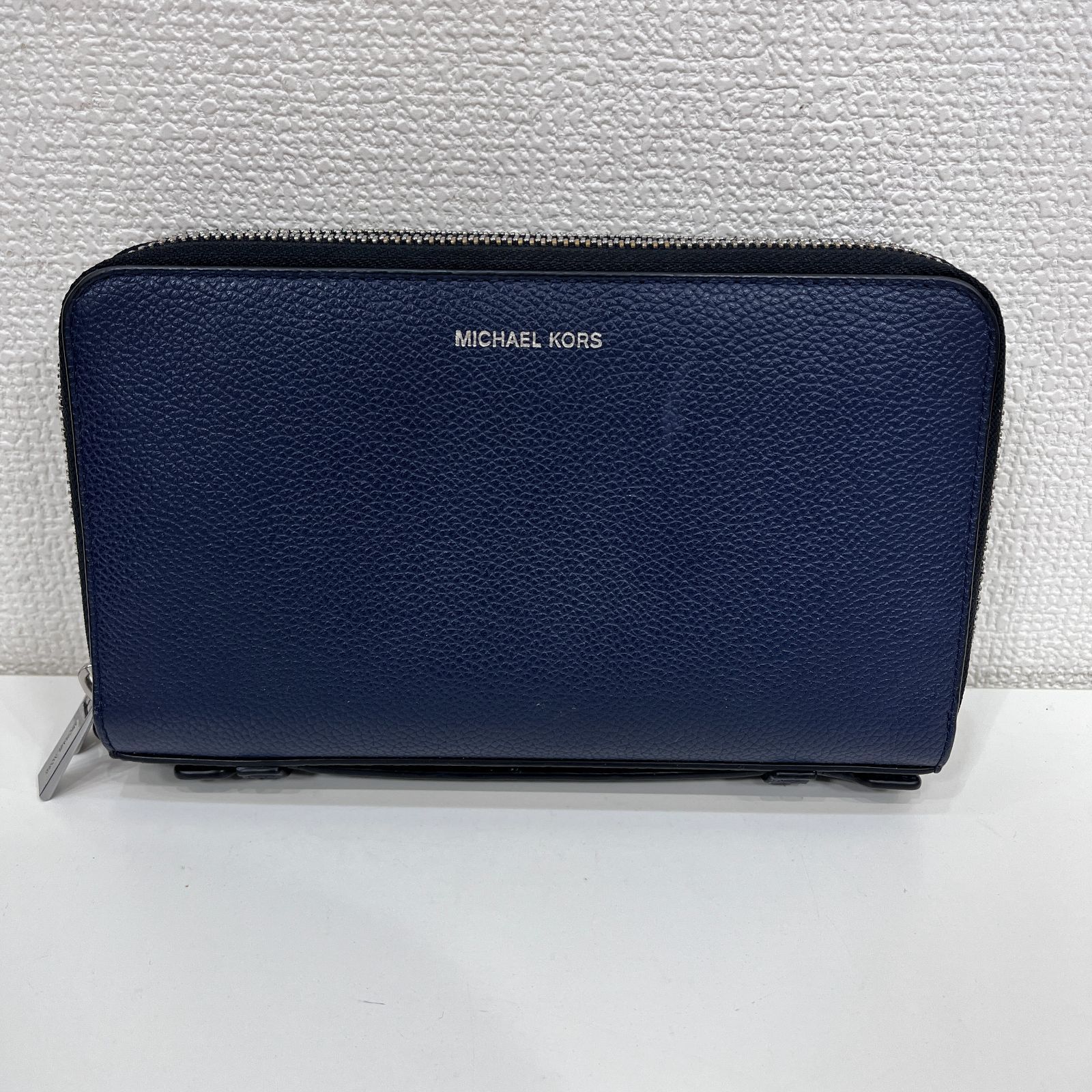 Michael Kors マルチ財布