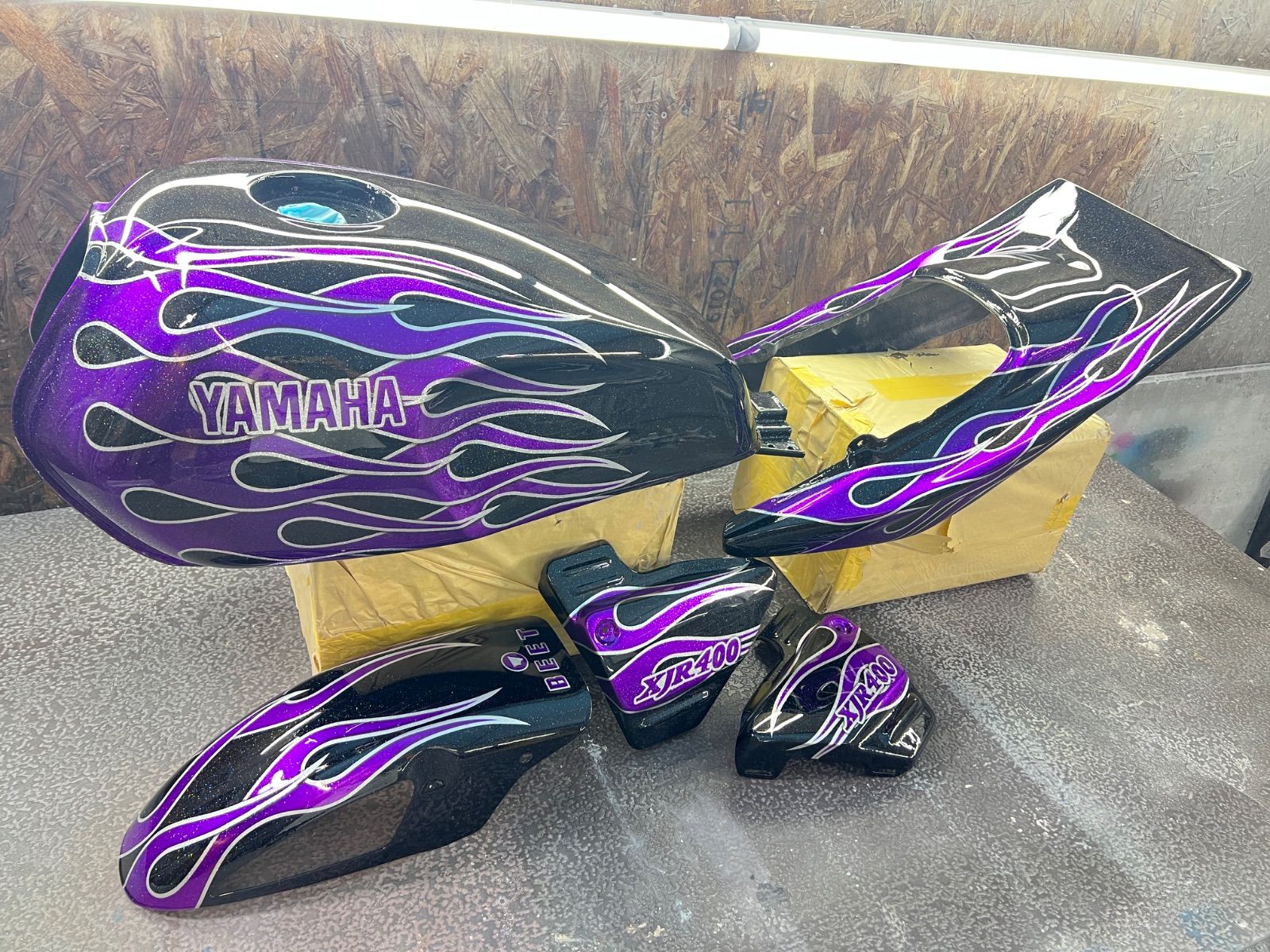 XJR400 4HM 外装セット ファイヤーパターン 黒 紫ラメ 7色ラメ 1 XJR400 4HM 外装セット ファイヤーパターン 黒 紫ラメ 7色ラメ 1