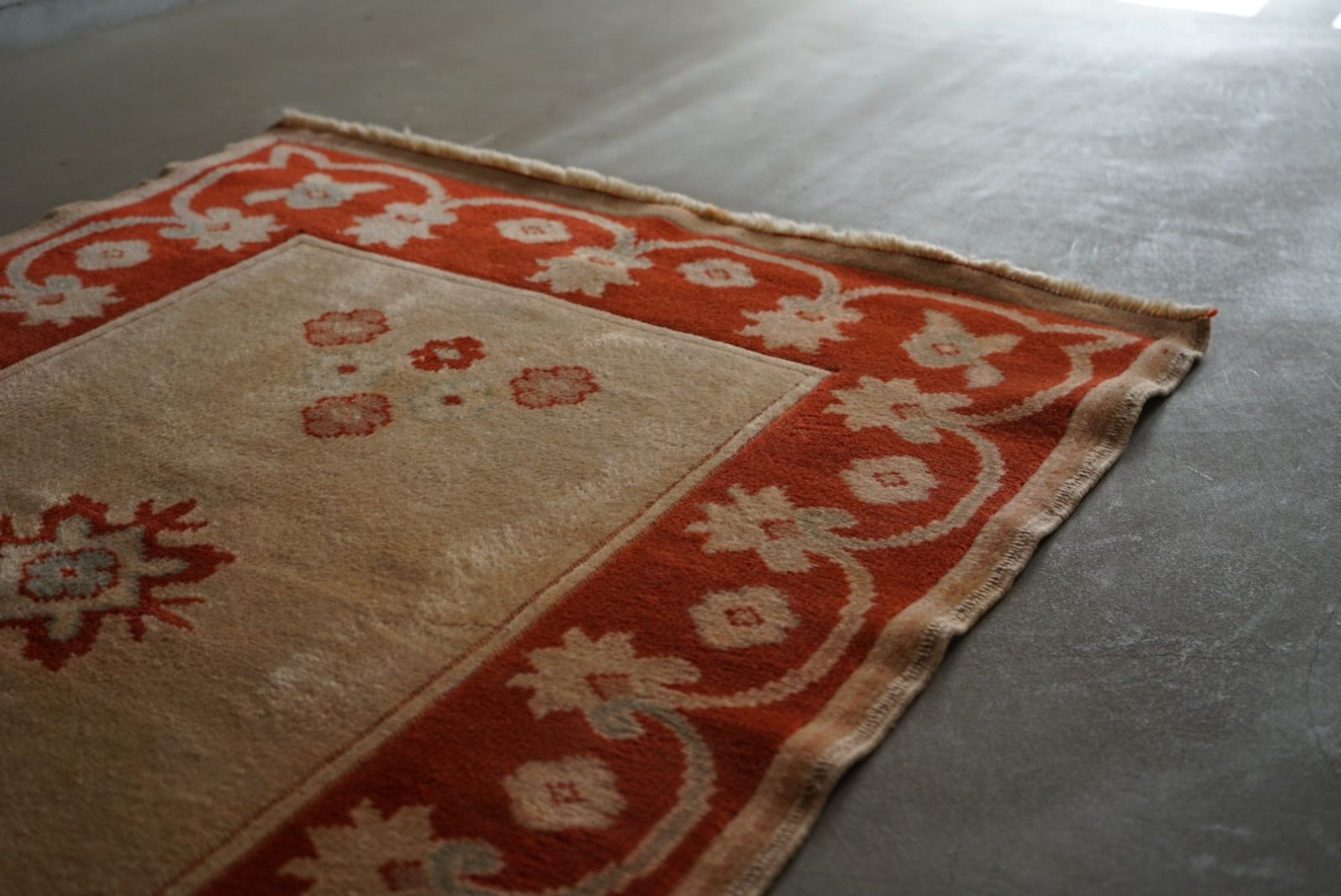 ヴィンテージラグ トルコ フラワー 127 × 88 cm No.TR2595 トルコ