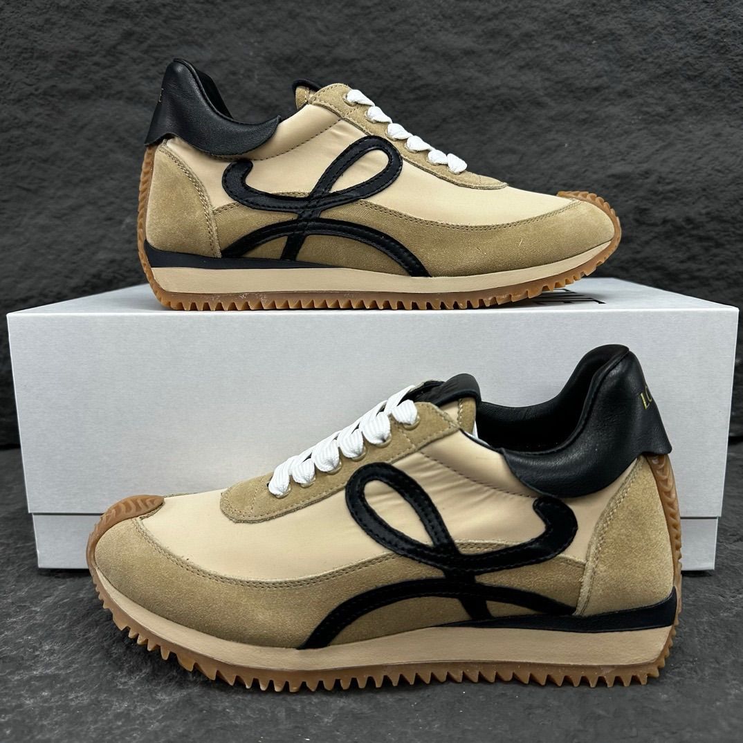 LOEWE ロエベスニーカーflow runner