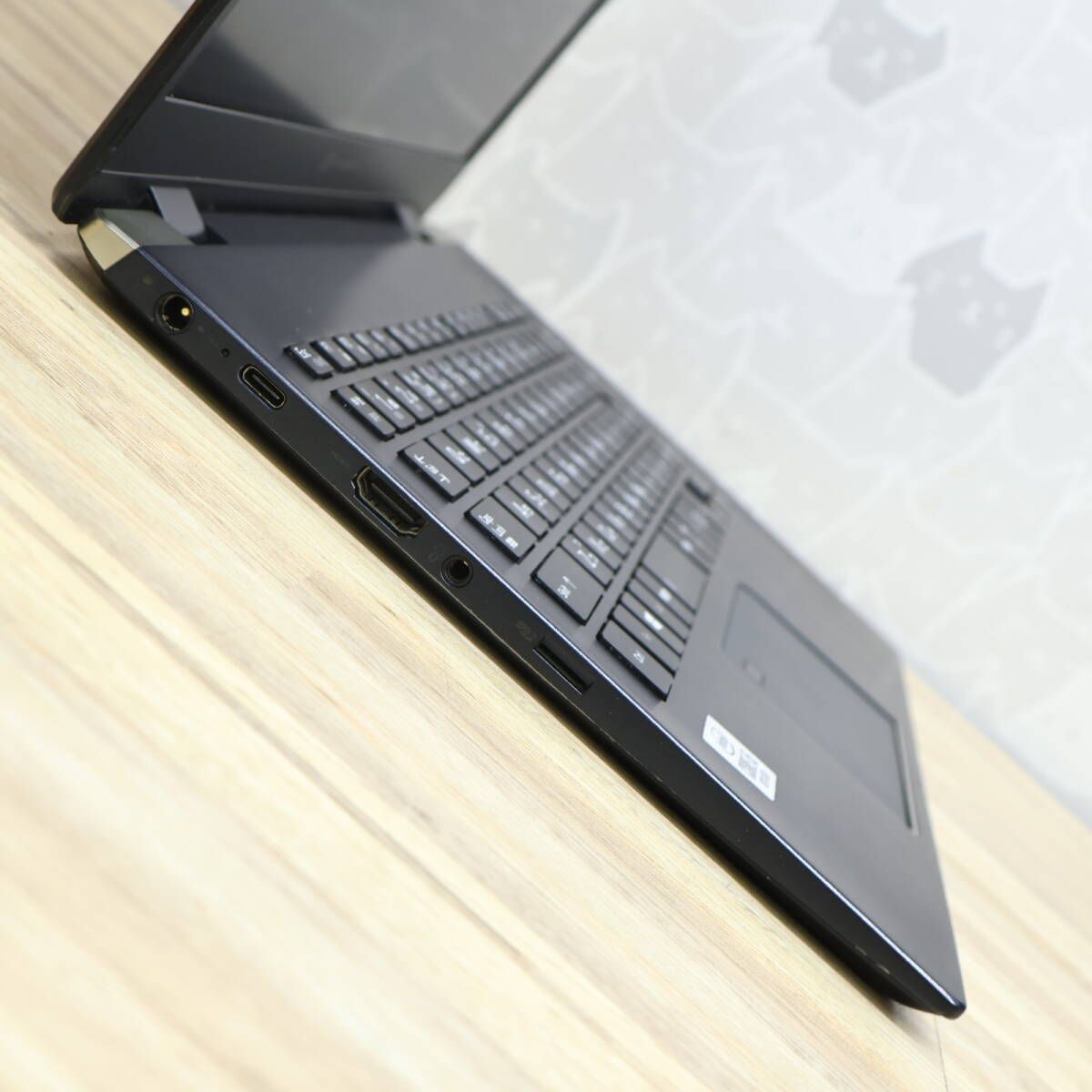 ☆美品 高性能10世代4コアi5！M.2 NVMeSSD256GB メモリ8GB☆G83/FP Core i5-10210U Webカメラ Win11  MS Office2019 Home&Business☆P76775 - メルカリ