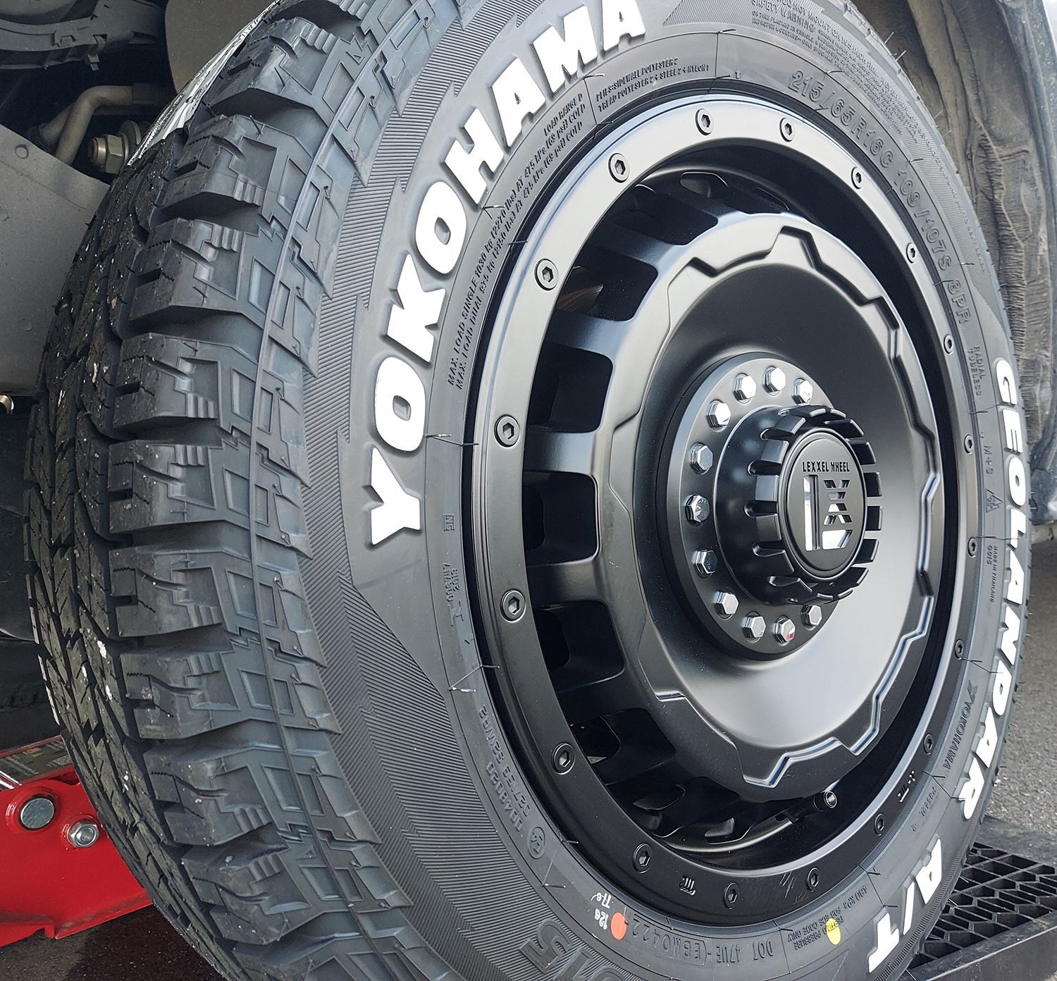 東京激安ヨコハマ 215/70R16 ハイエース レジアスエース 200系 リフトアップ 16インチタイヤホイールセット 16×6.5J+38 ジオランダー G016 X-AT ラジアルタイヤ