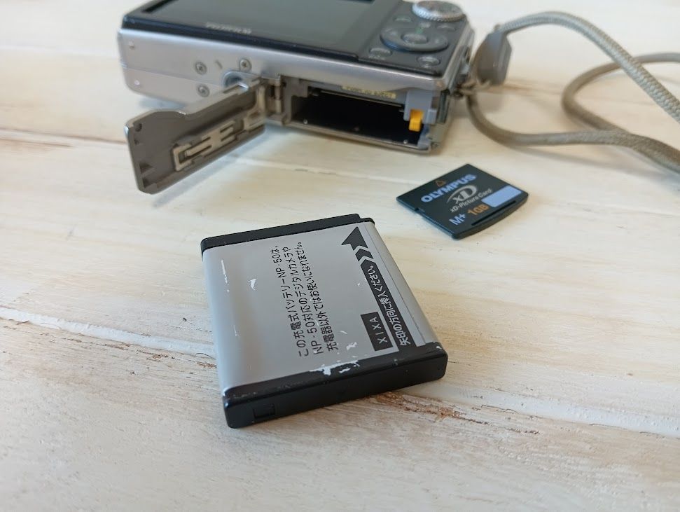 FUJIFILM Fine Pix F50fd コンパクトデジタルカメラ フジフィルム