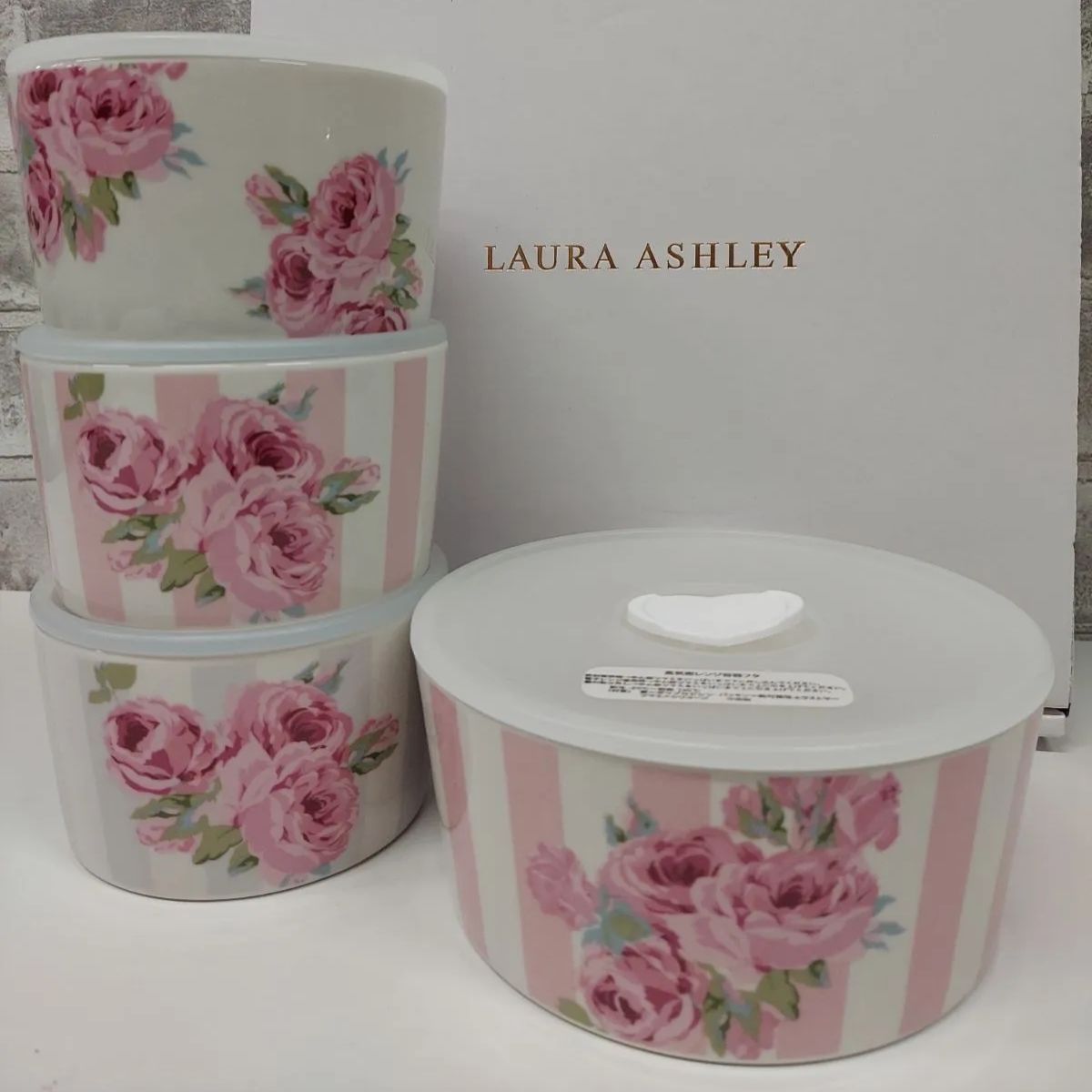 LAURA ASHLEY ローラアシュレイ 高気密レンジ容器 4点セット - メルカリ