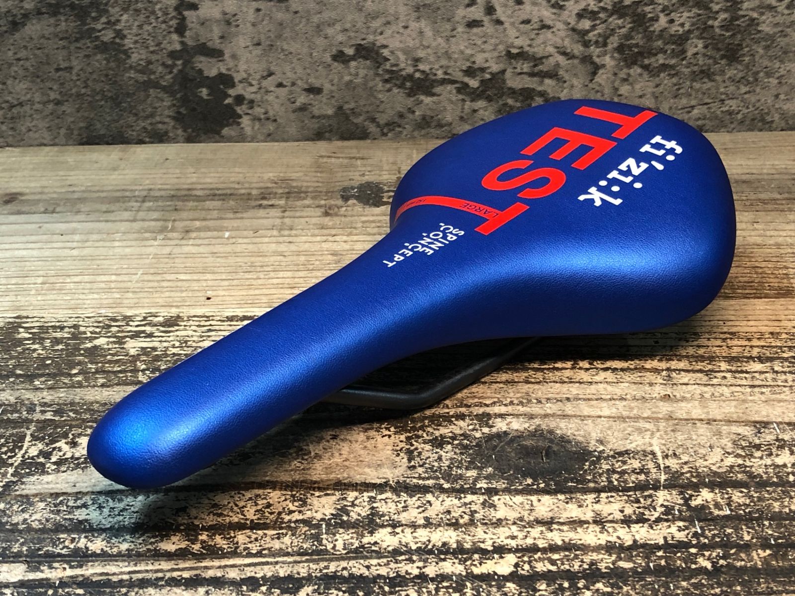 【新品】fi'zi:k フィジーク アンタレス R3 k:iumレール マッドガード付 非売品 fi\u0027zi:k ANTARES R3 OPEN kiumレール142mm