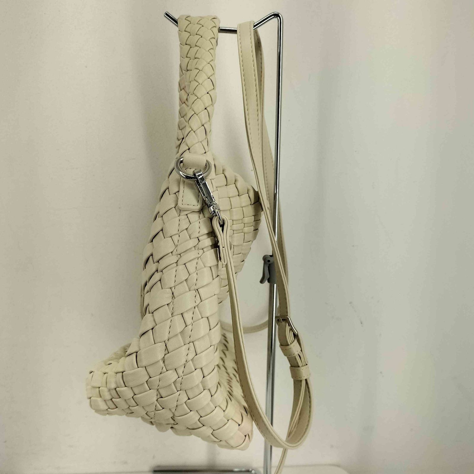 完売品‼️入手困難‼️極美品✨DIANA❤️ミニメッシュバッグ ホワイト 完売品‼️入手困難‼️極美品✨DIANA❤️ミニメッシュバッグ