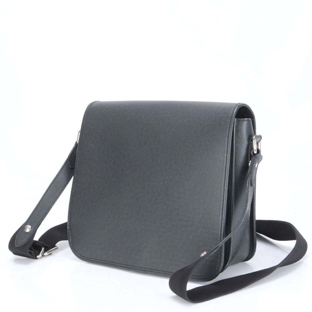 【美品】ルイヴィトン　タイガ　アルドワーズ リポーター ショルダーバッグ　黒 LOUIS VUITTON ルイ ヴィトン タイガ リポーター ショルダー