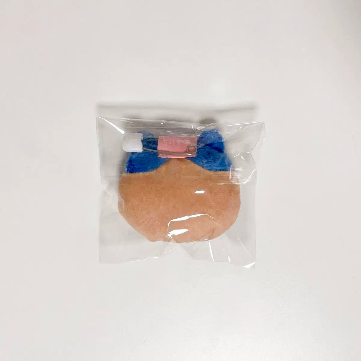 ちいかわ　なかよしぬいぐるみバッジ　サングラスと日焼け ちいかわ☆なかよしぬいぐるみバッチ(サングラスと日焼け)うさぎ