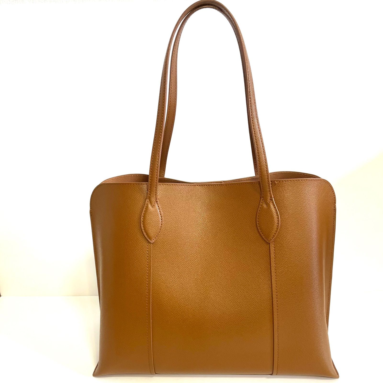 極美品】FURLA フルラ ヴィットリア Lサイズ ブラウン チャーム付き