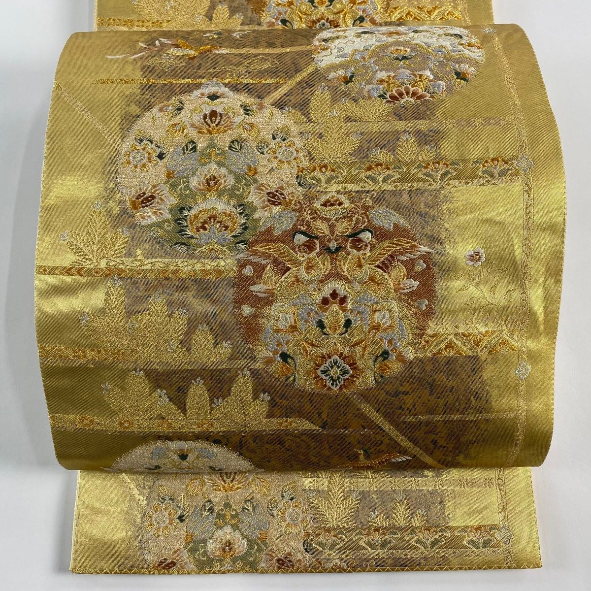 丸帯　アンティーク品　美品　正絹　刺繍　金糸 袋帯 美品 逸品 華文 金糸 汕頭刺繍 ベージュ 全通 正絹 【中古