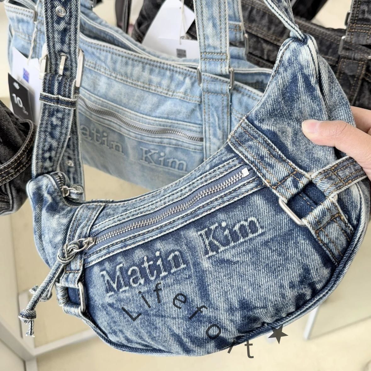 韓国 Matin Kim マーティンキム LOGO WASHED DENIM DUFFEL BAG