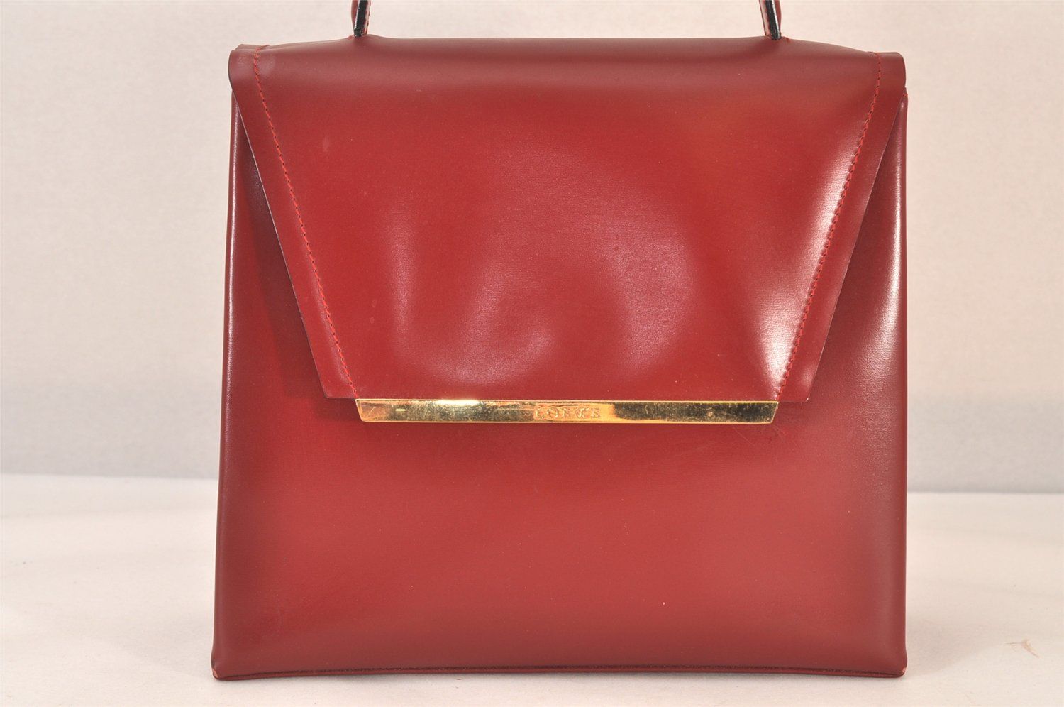 LOEWE レザーショルダーバッグ レッド LOEWE レザー ショルダーバッグ ビンテージ 赤 保存袋付き 【公式通販】