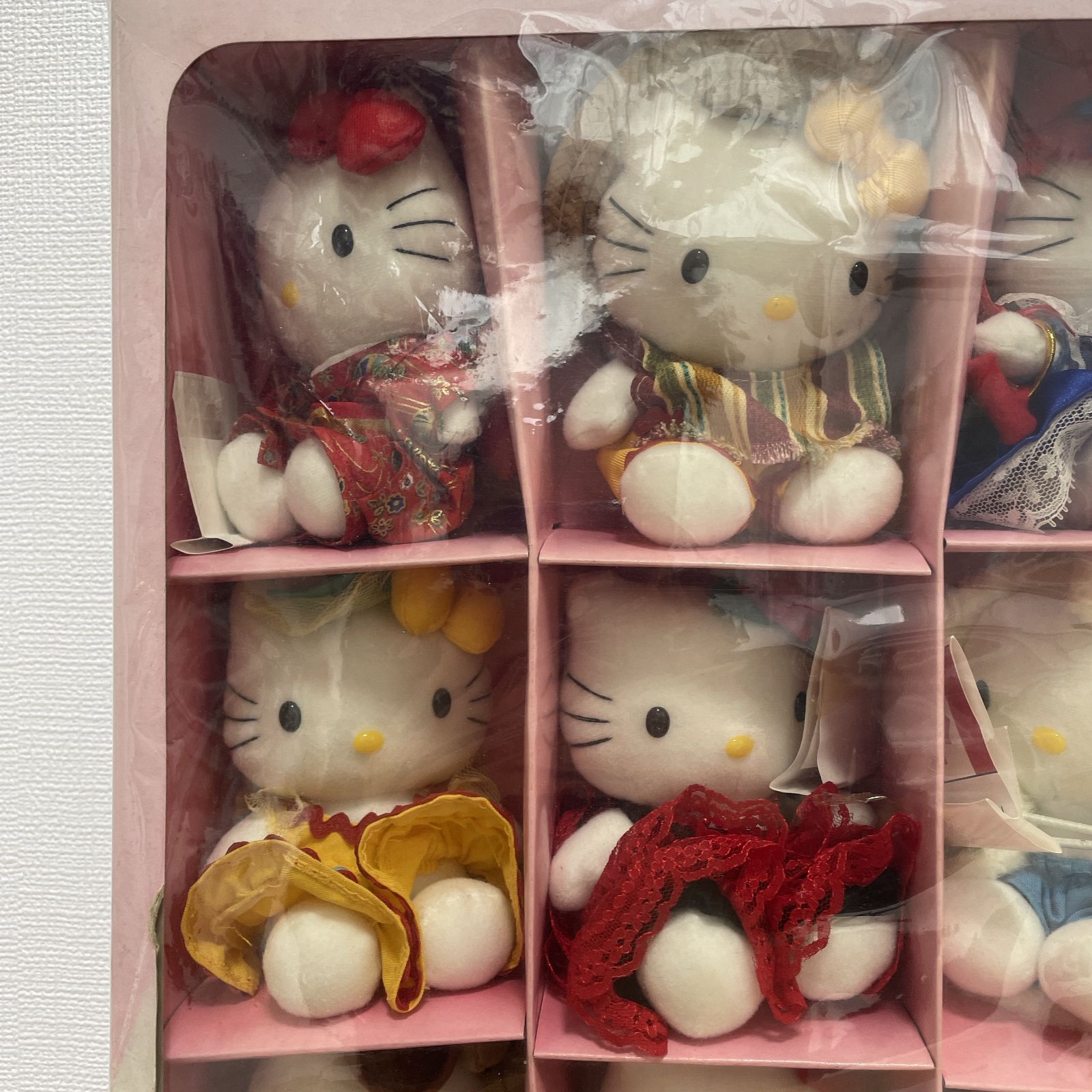 世界のハローキティ ぬいぐるみ 人形 12カ国セット 開封済み 世界のハローキティ ぬいぐるみ 人形 12カ国セット 開封済み