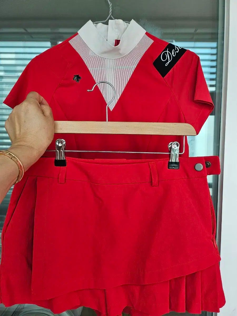 DESCENTE - ☆DESCENTE GOLF☆ デサント韓国　キュロット デサントゴルフ₍DESCENTE GOLF) セットで販売 やってください 賞