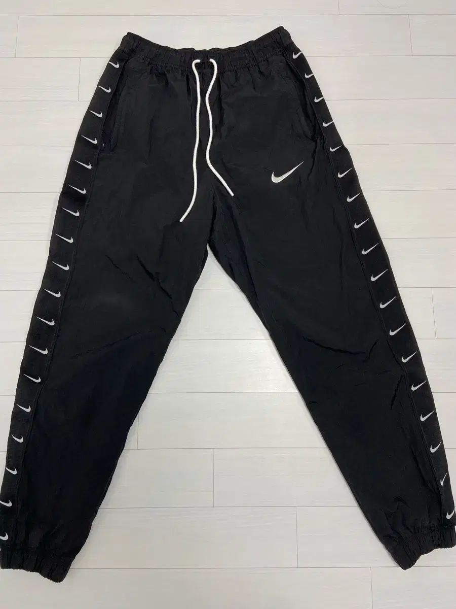 Nike ナイキ スウッシュ ウーブン トラック パンツ