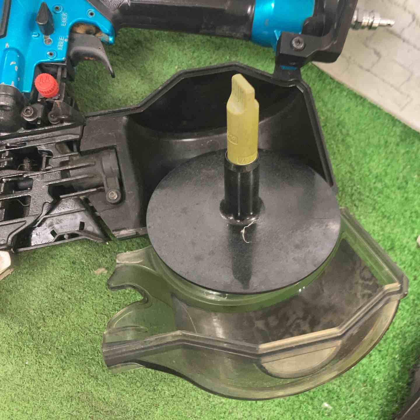 高圧エア釘打ち機