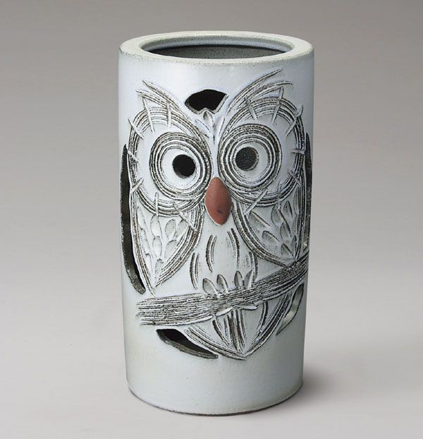 現代作家作 菊花文刻 青瓷 青磁 大香炉 花入れ 花器 口径約19.5cm 灰付