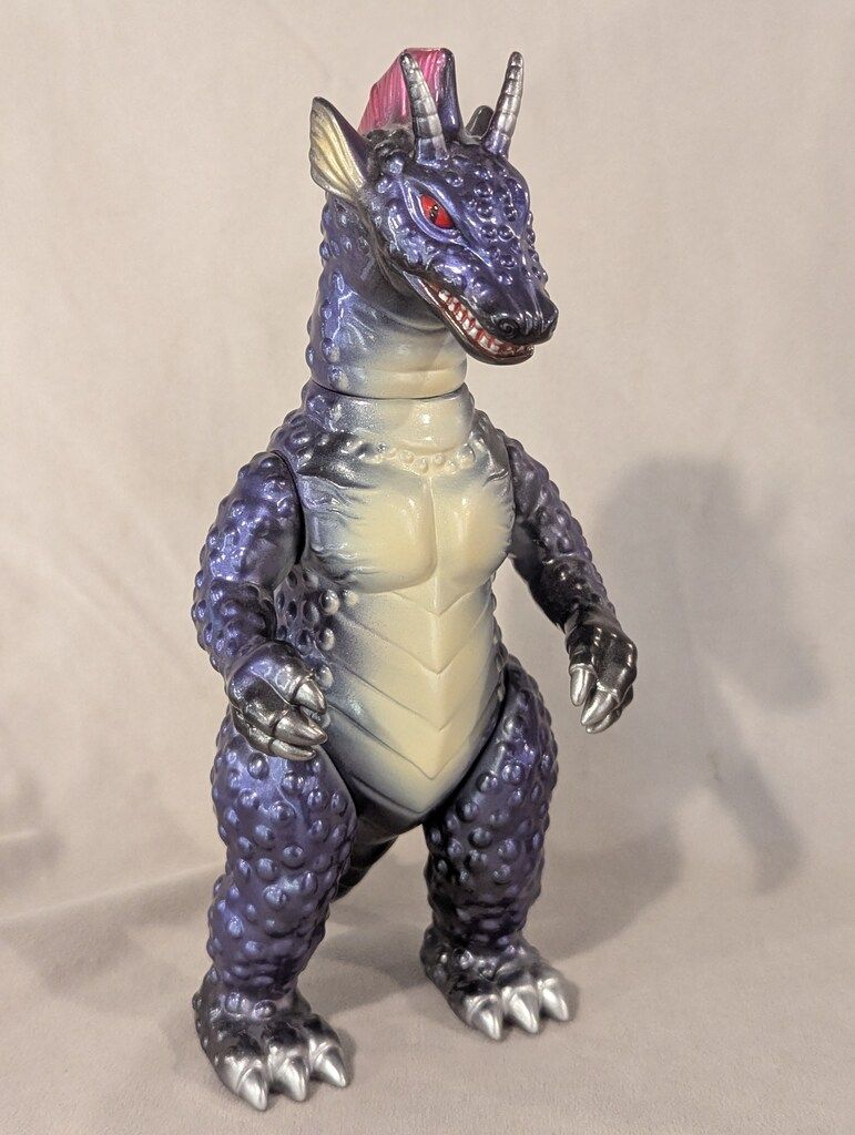 チタノザウルス（ゴジラ）ブルマァク ブルマァク チタノザウルス ミドルサイズ 緑成型 頭・背金色