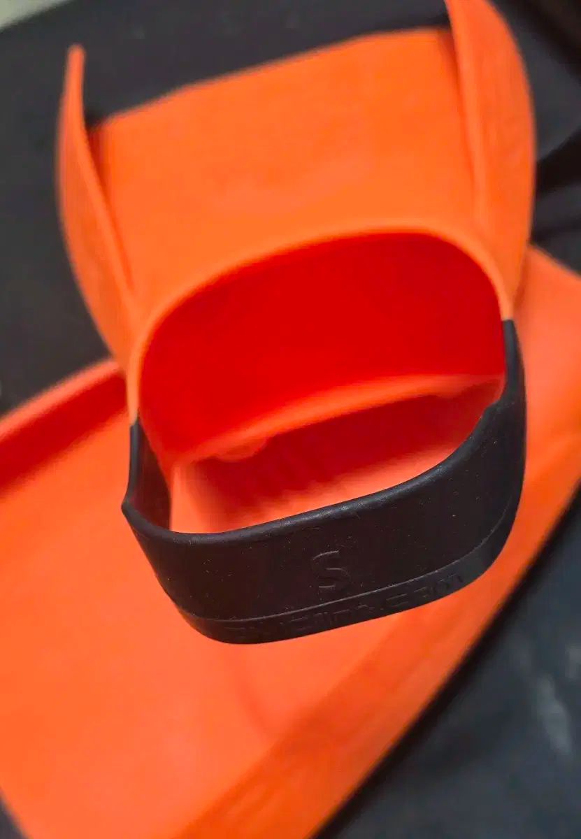 DMC ボディボードフィン ブラック/オレンジ DMC ボディボードフィン