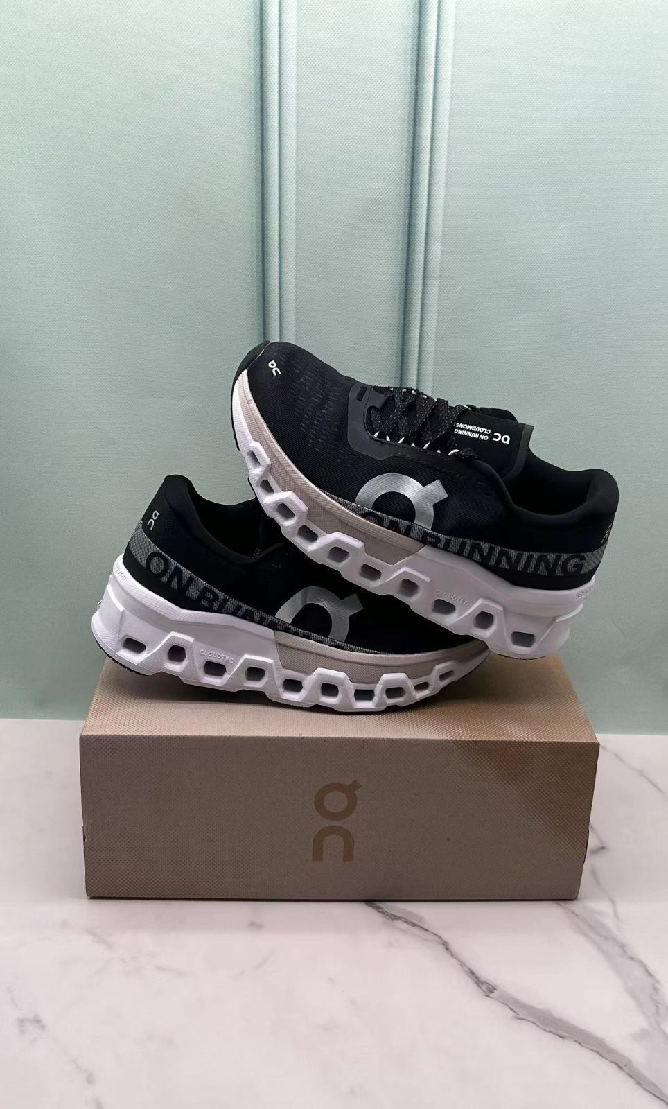 On オン Cloudmonster 2 クラウドモンスター2 レディース ランニングシューズ スニーカー ジョギング マラソン 軽量 厚底 Black | Frost KIN-KAAI_COM