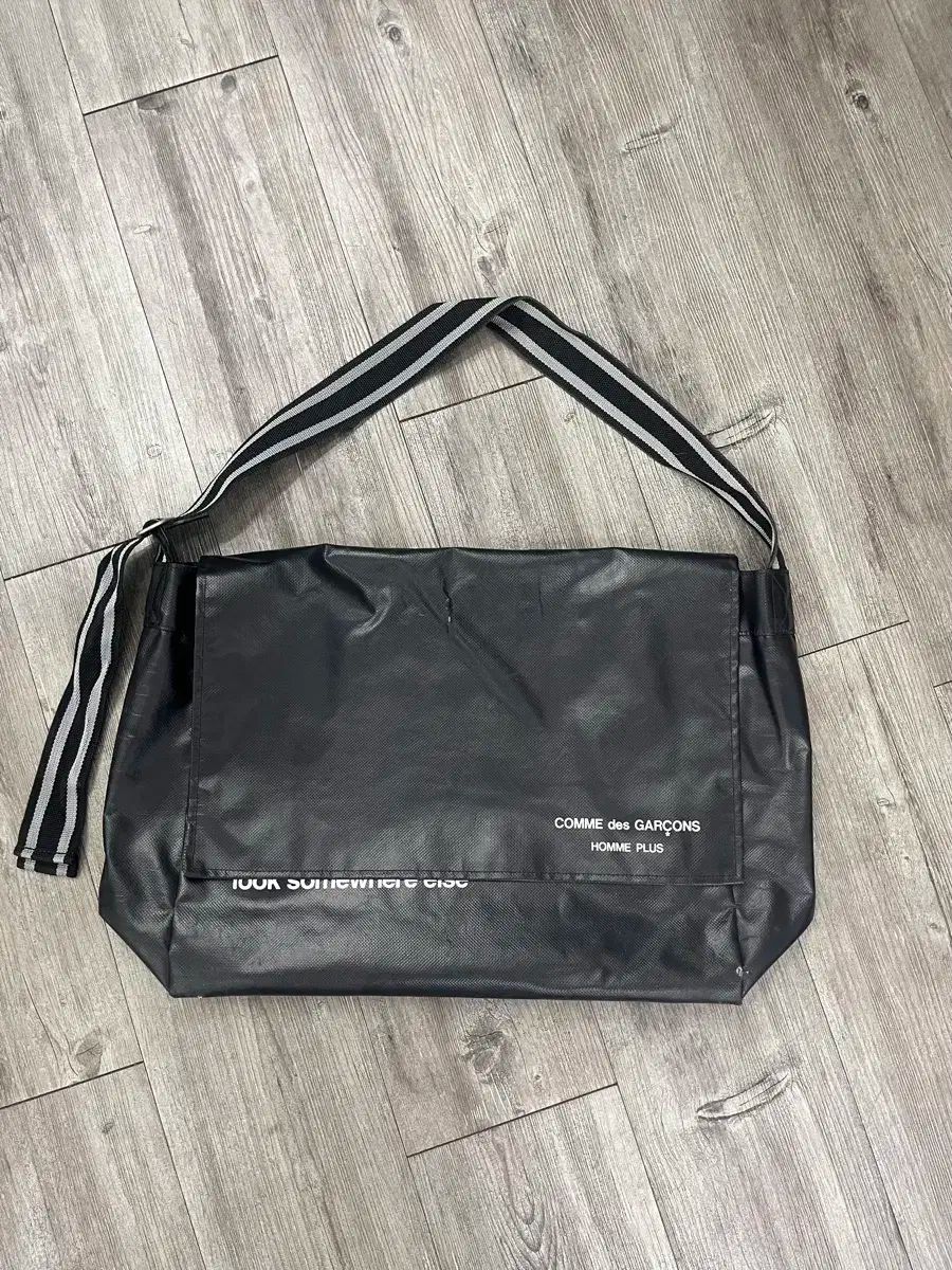 COMME des GARCONS コム デ ギャルソン ホームプラス PVC メッセンジャーバッグ ブラック