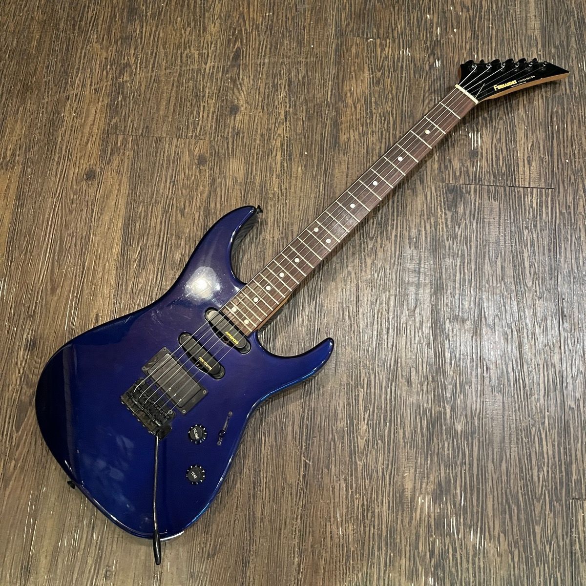 FERNANDES フェルナンデス エレキベース 叱り LIMITED EDITION