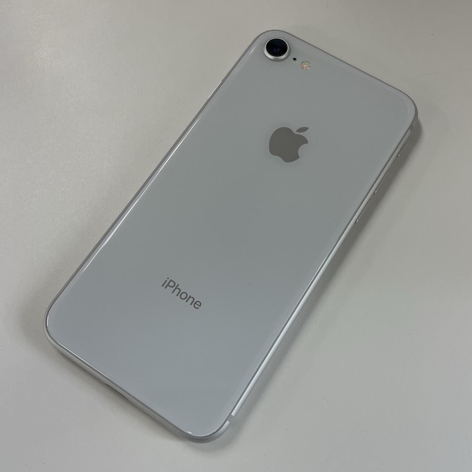 【美品】iPhone 8 Silver 64 GB au iPhone 8 Silver 64GB Ex Demo