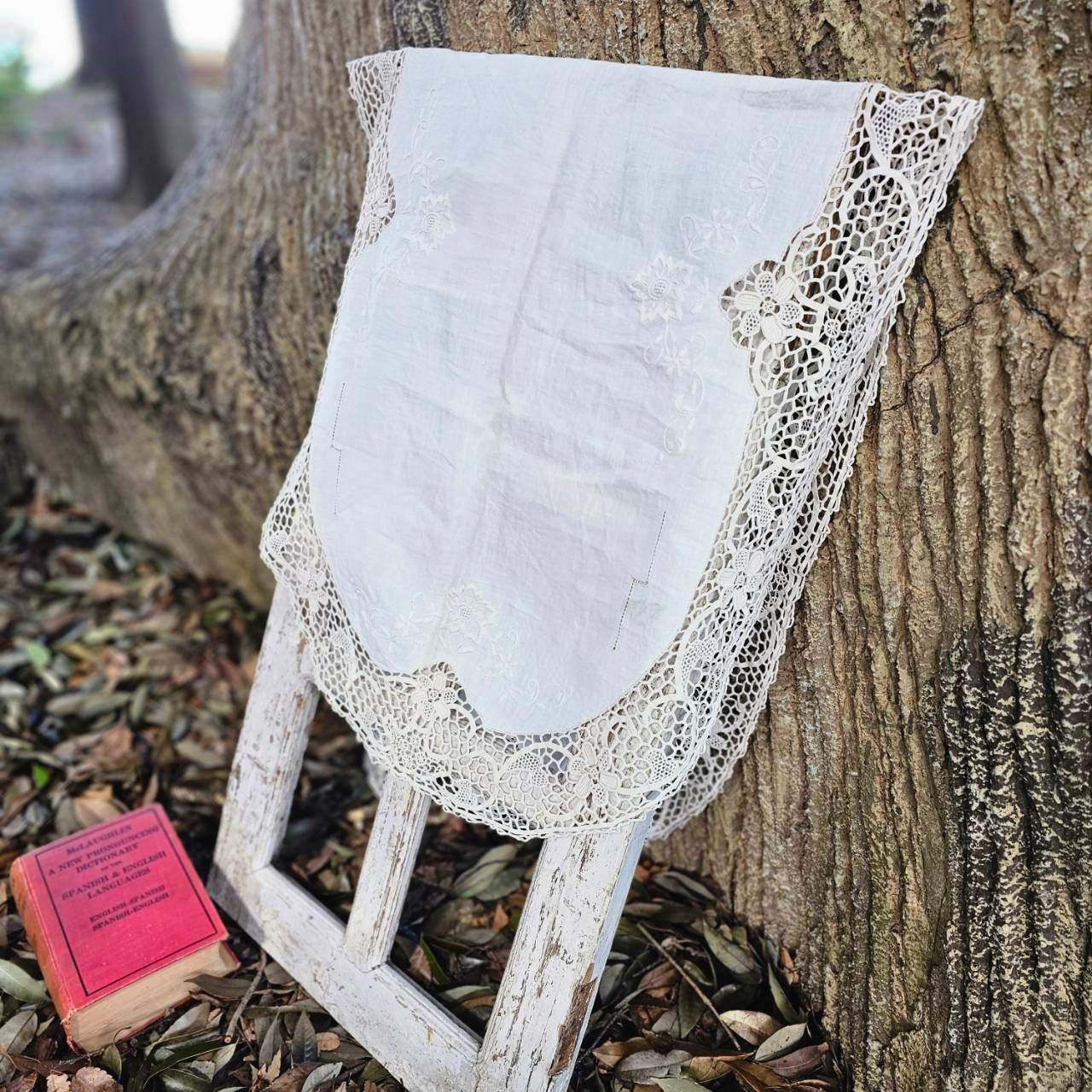 VINTAGE(ヴィンテージ) what_flower embroidery round lace table mat 