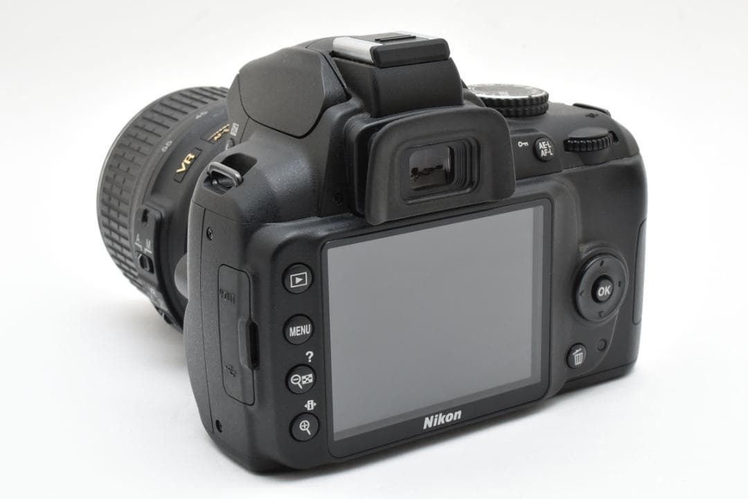 ✨ショット数8453回✨お安くデビュー✨Nikon D70 レンズセット ✨ショット数8453回✨お安くデビュー✨Nikon D70 レンズセット