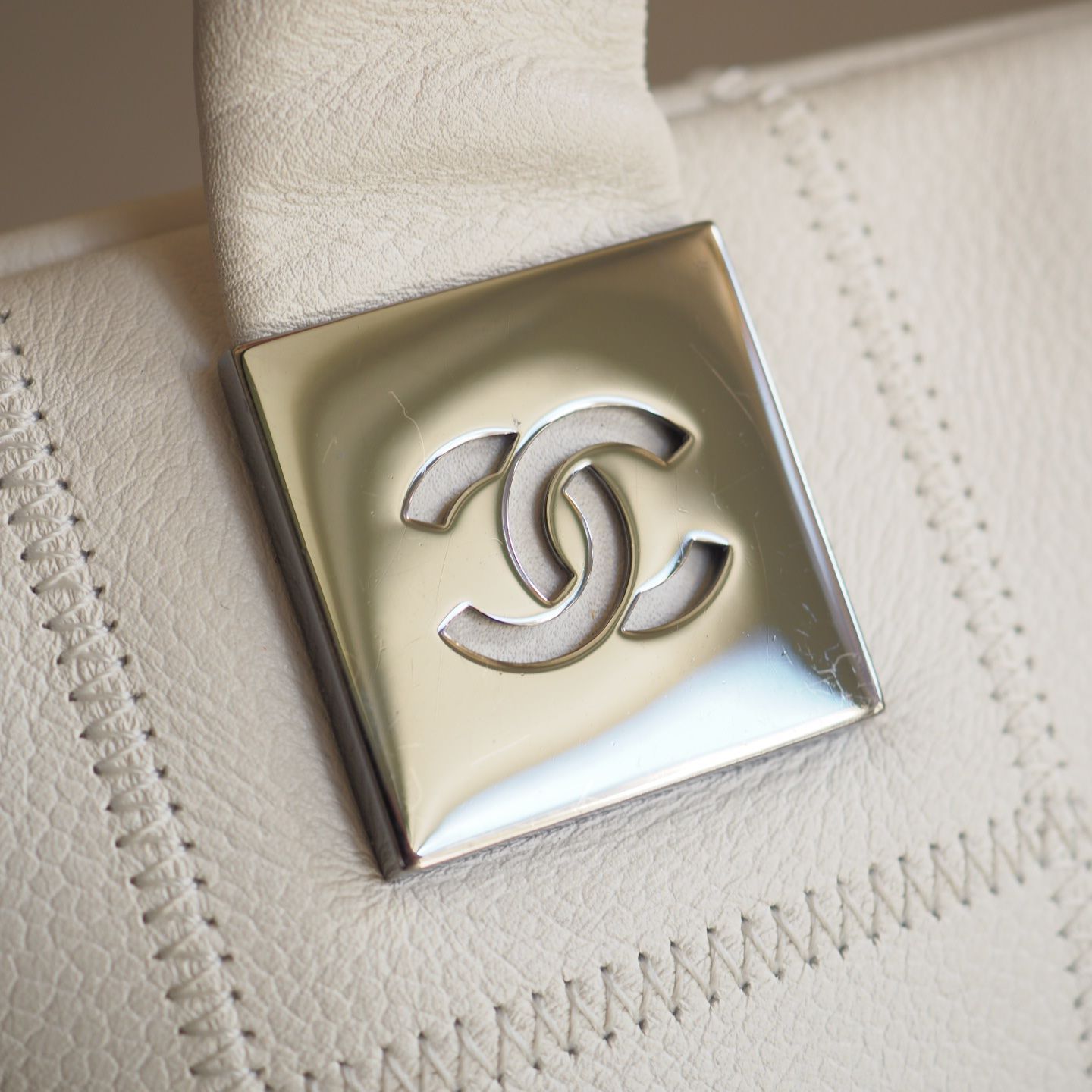 廃盤希少美品☆ シャネル CHANEL チョコバー ハンドバッグ 廃盤希少美品☆ シャネル CHANEL チョコバー ハンドバッグ