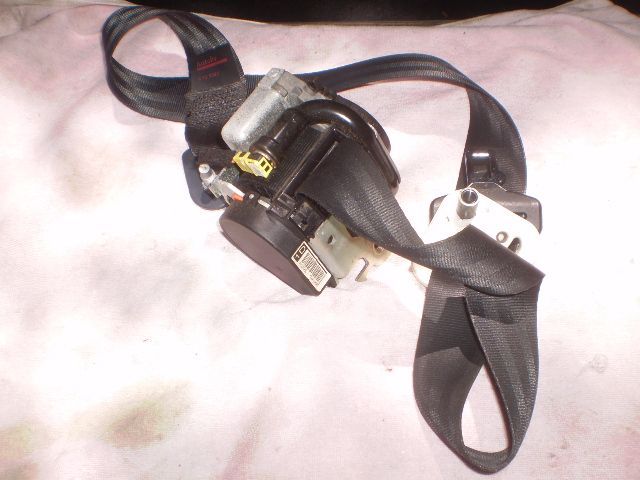 プジョー208 A9HN01 純正 シートベルト 運転席 右側 本州