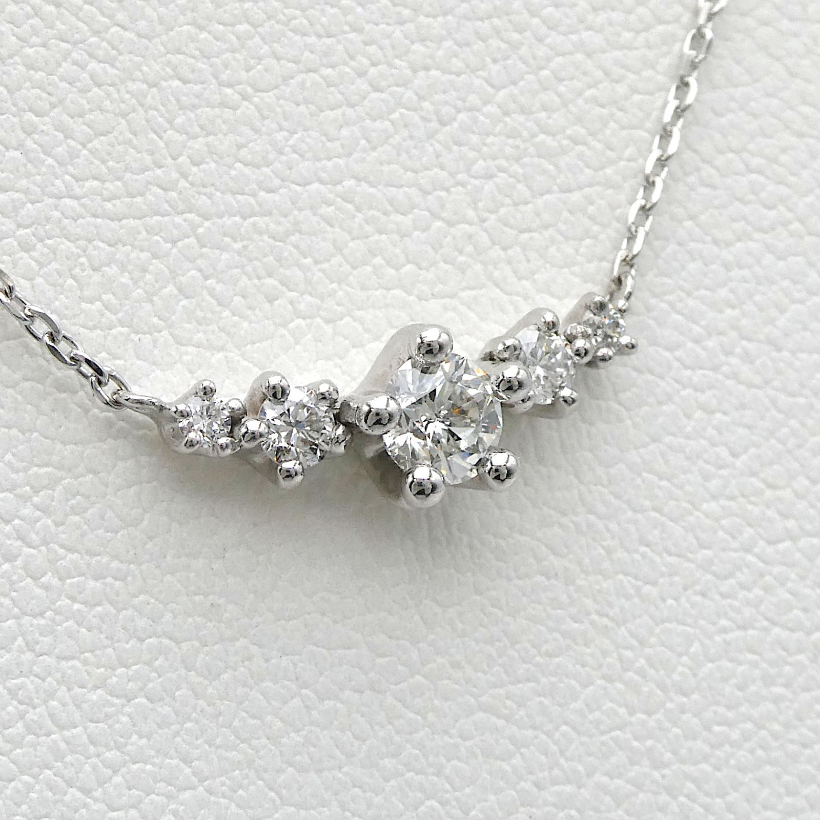 ネックレス フェスタリア K18WG ダイヤモンド0.215ct/0.12ct - メルカリ 