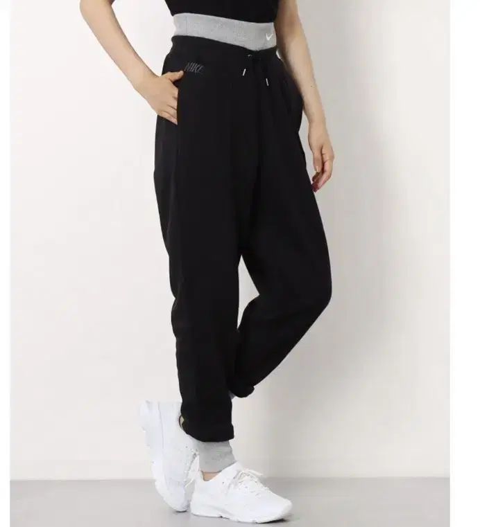 NIKE ナイキ アイコン 衝突 レディース サルエルパンツ