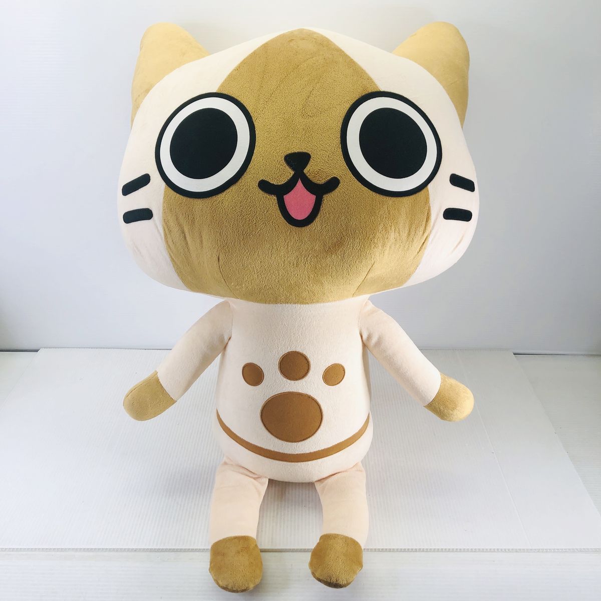 アイルー 特大おすわりぬいぐるみ AIROU