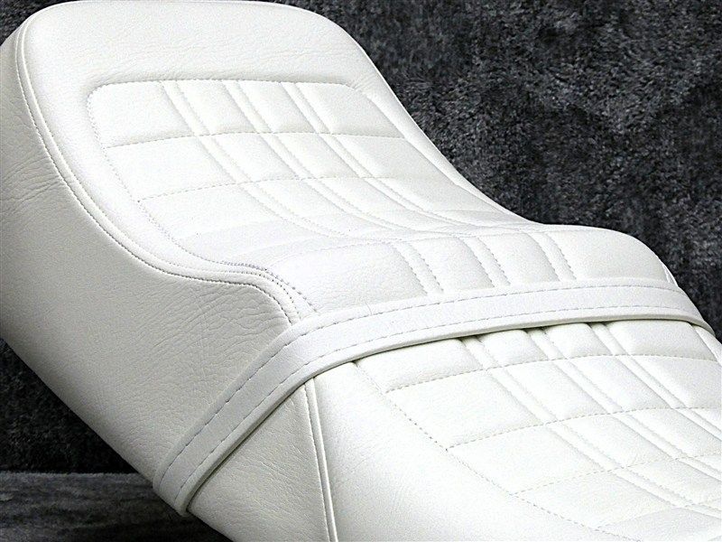 Z400FX Z550FX Z400Jカスタムシート　猫背　アンコ抜き　純正風 527】Z400FX E4純正パターンアンコ抜きシート ブラック : CHERRY