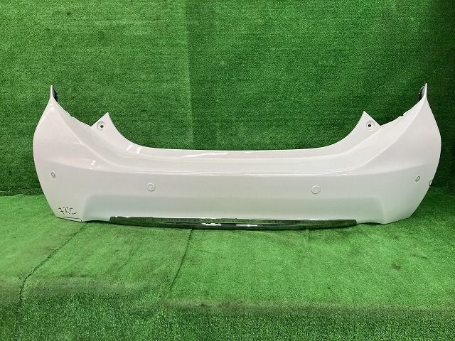NHP10 前期 アクア 純正リアバンパーリヤ AQUA 白 52159-52790