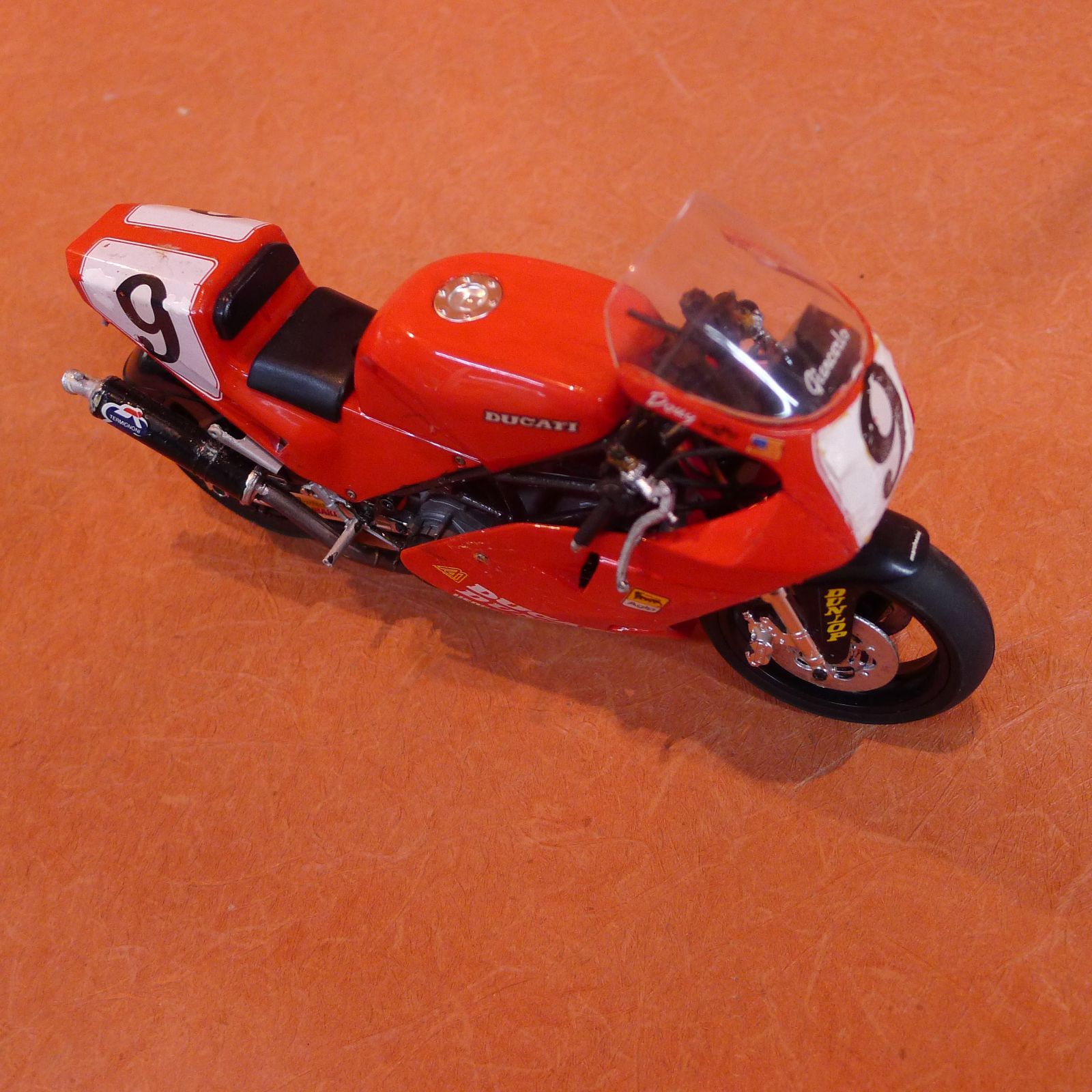 タミヤ 1/12 ドゥカティ888スーパーバイクレーサー完成品 me204