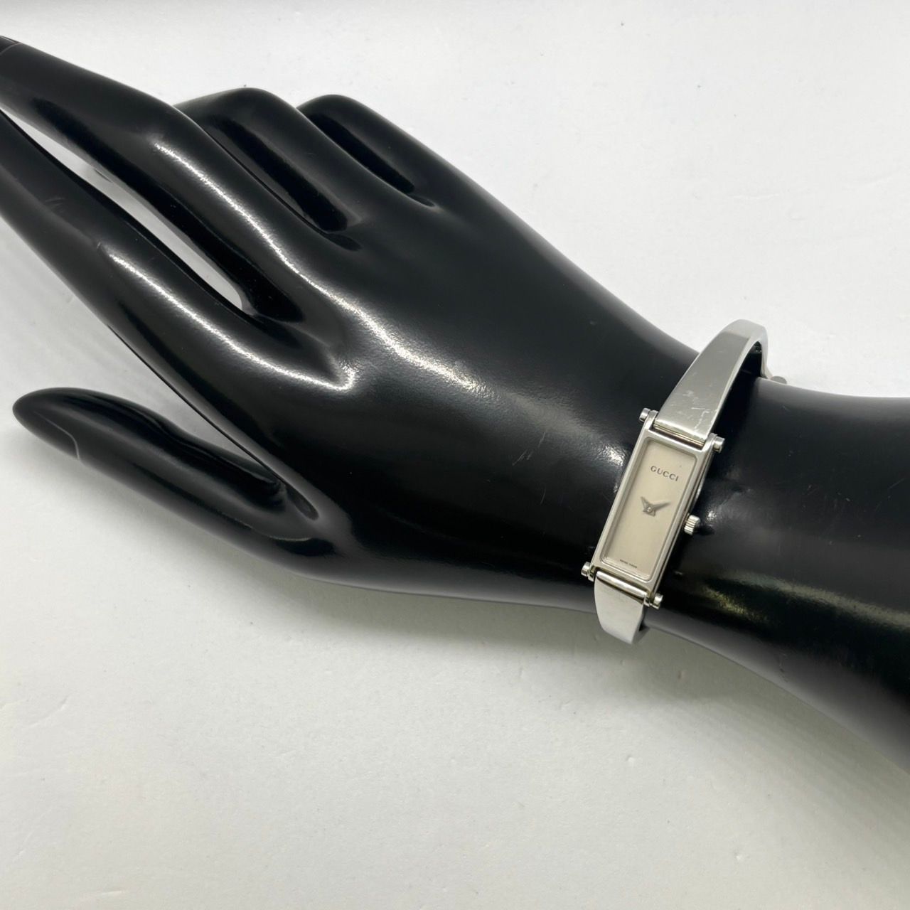 電池交換済】グッチ GUCCI 腕時計 レディース 1500L クオーツ