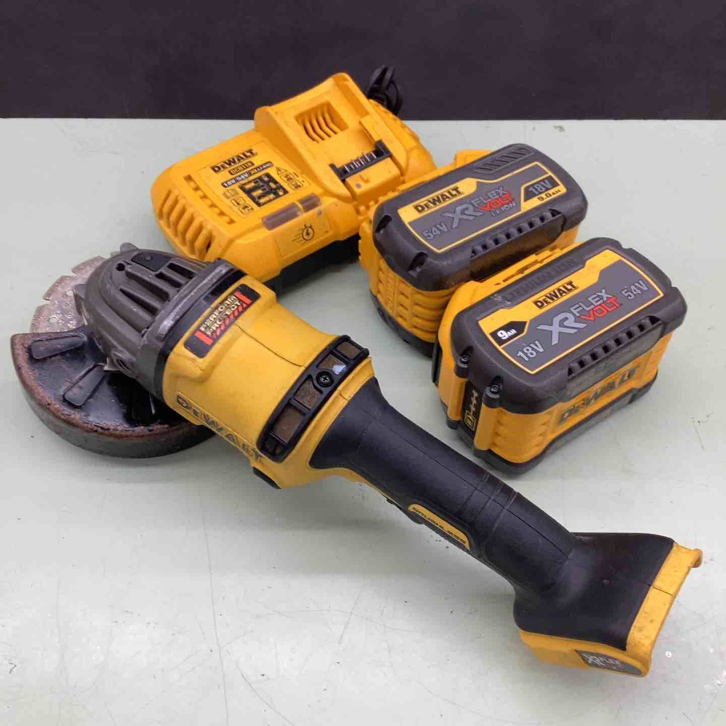 デウォルト DeWALT ジスクグラインダ DCG414N-JP バッテリー×2 充電器付 18V 54V 越谷店