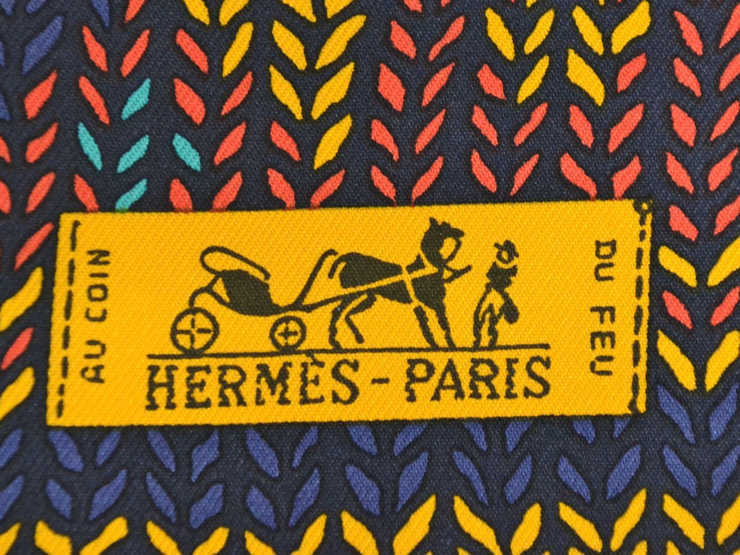 エルメス HERMES スカーフカレ カレ90 AU COIN DU FEU 暖炉の
