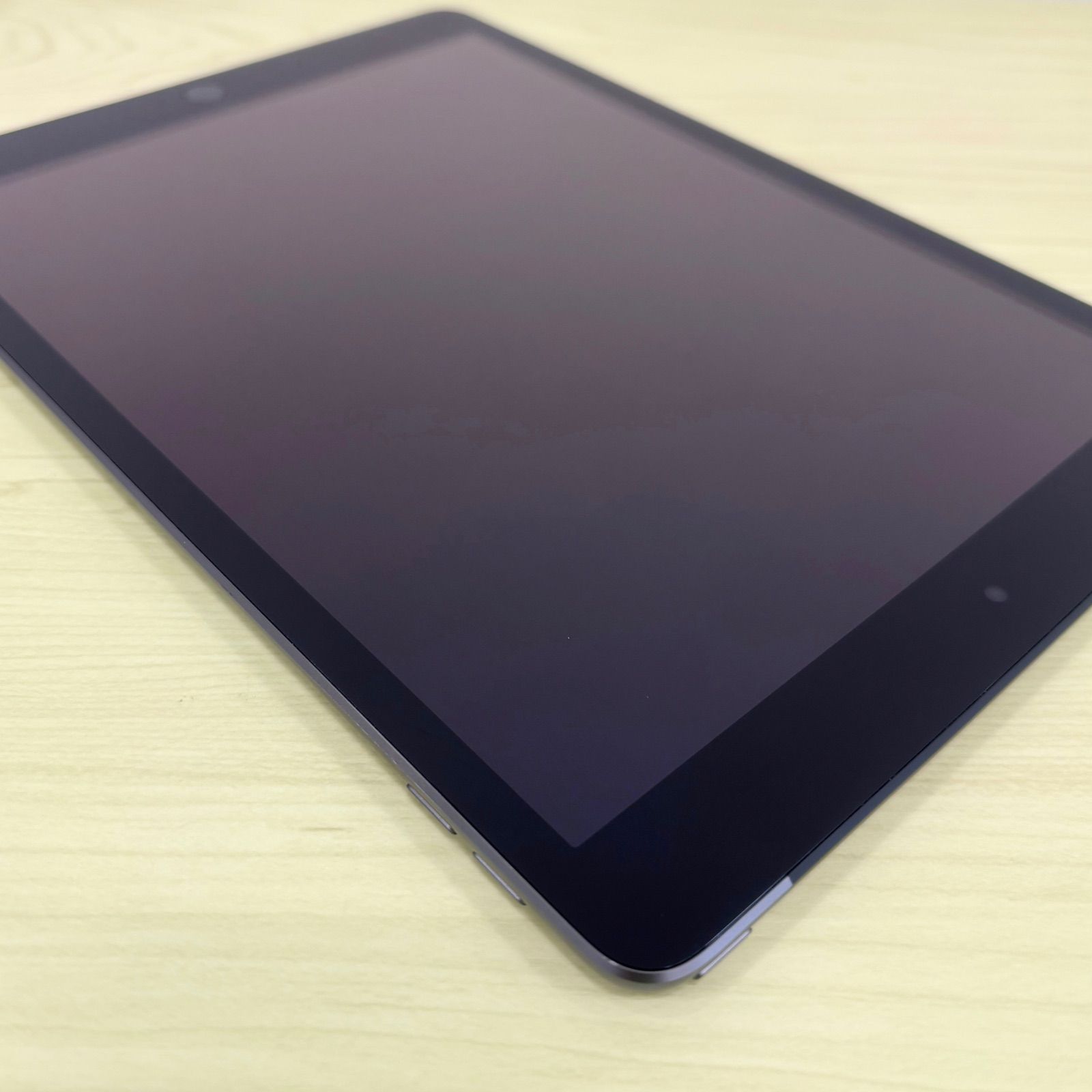 極美品】iPad 第9世代 64GB Cellularモデル 極美品】iPad 第9世代 64GB Cellularモデル