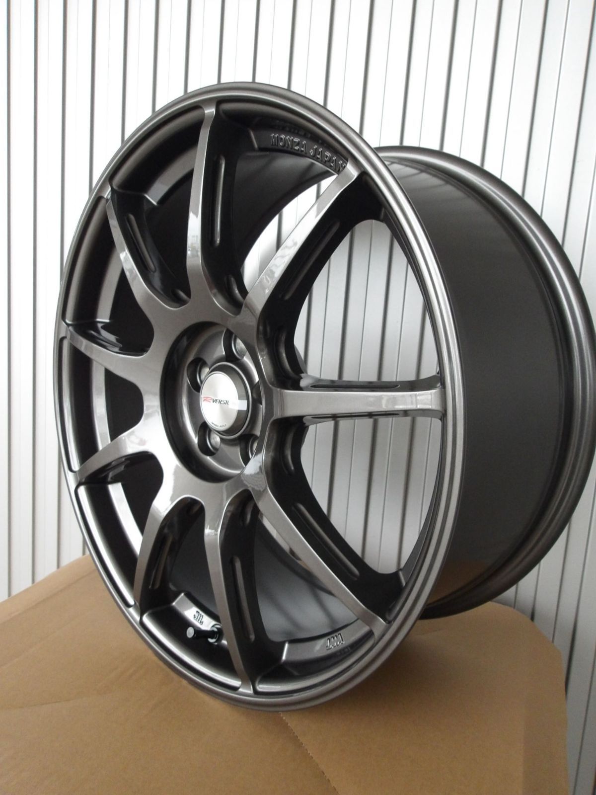 在庫あり GR 86 ＺＮ８ ZN 6 BRZ ＺＤ８ ＺＣ６ tS 4 POT Brembo対応 １８インチ ４本ＳＥＴ Ｒｖｅｒｓｉｏｎ ＦＳ９９