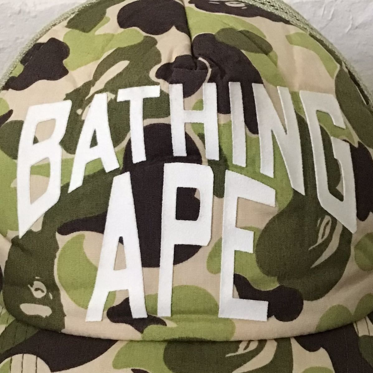 ABathingApeA BATHING APE NYC ロゴ　迷彩　カモ　メッシュキャップ　エイプ
