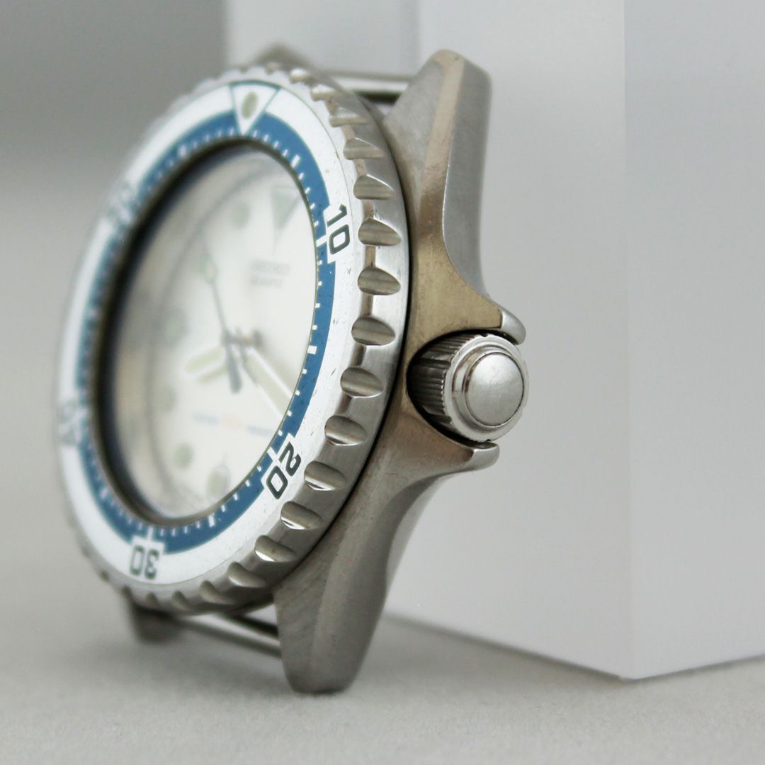 レア【美品】SEIKO プロフェッショナル　ミニダイバー 白 税込み11万円以上のプロスペックス – セイコーオンラインストア